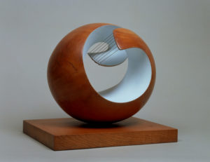 Des formes naturelles, la sculpture de Barbara Hepworth - AWARE Artistes femmes / women artists