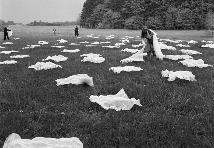 Zorka Ságlová — AWARE Women artists / Femmes artistes