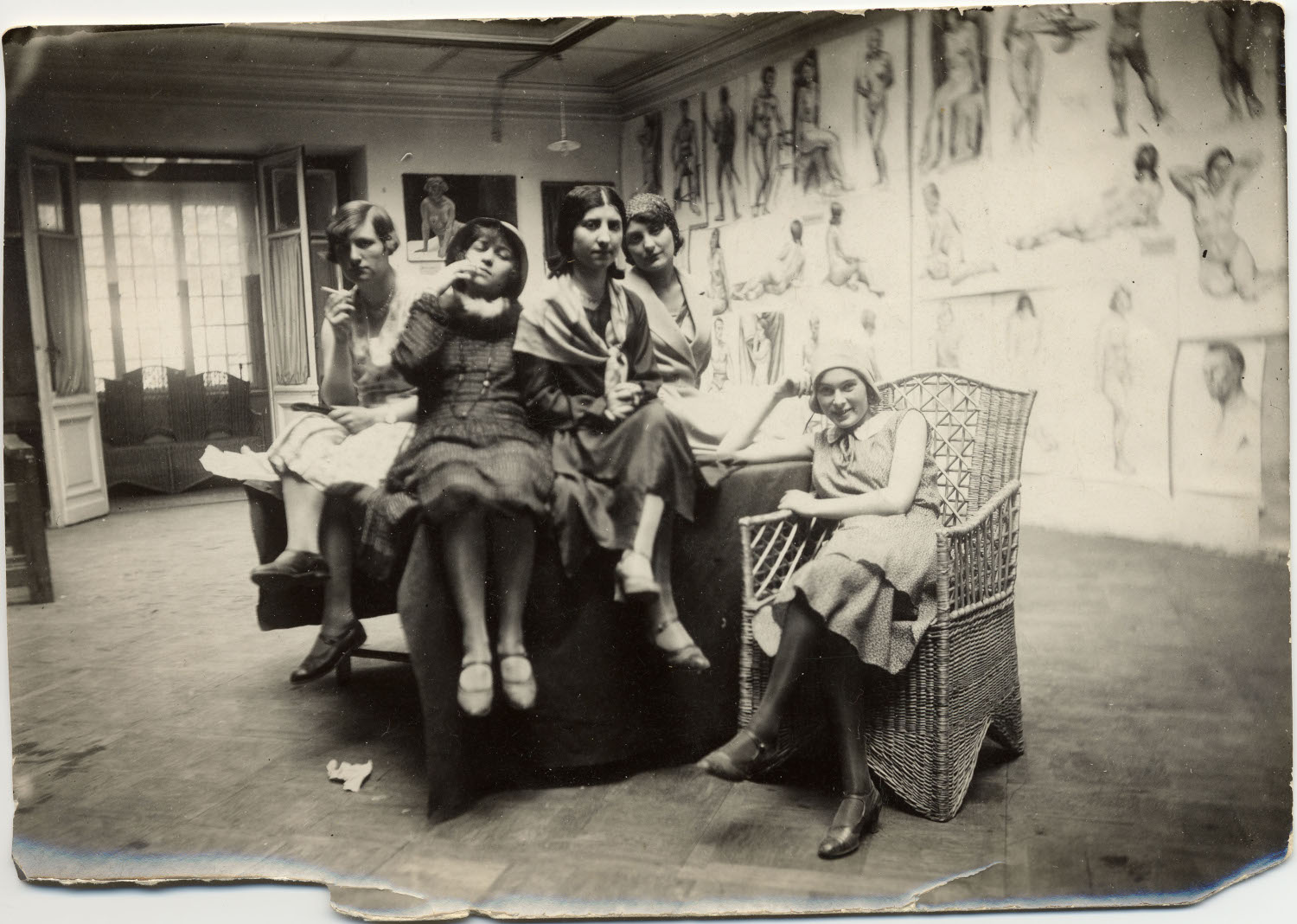 Devenir artiste dans la Varsovie de l’entre-deux-guerres. Enquête sur les débuts artistiques de trois femmes juives : Mary Litauer, Bella Natanson et Resia Schor - AWARE