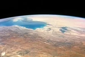 Neon in the dunes: the rebellious Gulf Futurism of Sophia Al-Maria - AWARE Artistes femmes / women artists