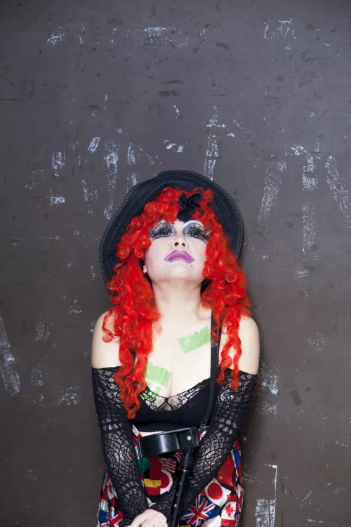 ブブ・ド・ラ・マドレーヌの人魚革命 - AWARE