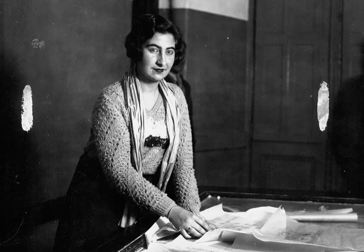 Ítala Fulvia Villa - AWARE