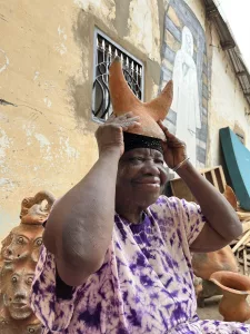 Terre-Mère : Carla Gueye auprès de Seyni Awa Camara - AWARE Artistes femmes / women artists