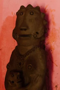 Terre-Mère : Carla Gueye auprès de Seyni Awa Camara - AWARE Artistes femmes / women artists