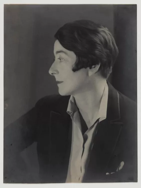 Eileen Gray - AWARE