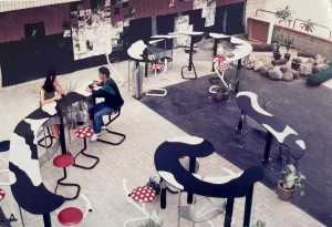 Publics readymade et espaces readymade : 5th Passage - AWARE Artistes femmes / women artists
