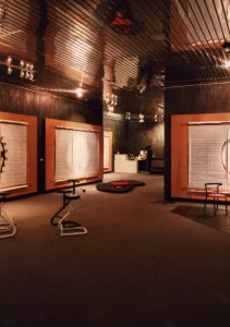 Publics readymade et espaces readymade : 5th Passage - AWARE Artistes femmes / women artists
