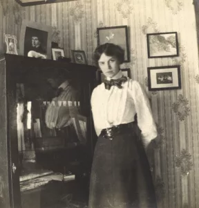 Astri Welhaven Heiberg — AWARE Women artists / Femmes artistes