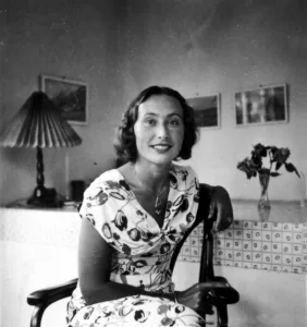 Esmet Rahim (Esther Joesten) — AWARE Women artists / Femmes artistes